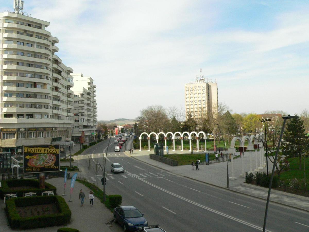 Studio Panoramic With Balcony And Parcul Unirii View Alba Iulia Exterior photo